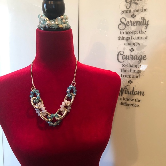 Women fashion jewelry Necklace and bracelet 2 pcs set  in blue - Picture 3 of 3